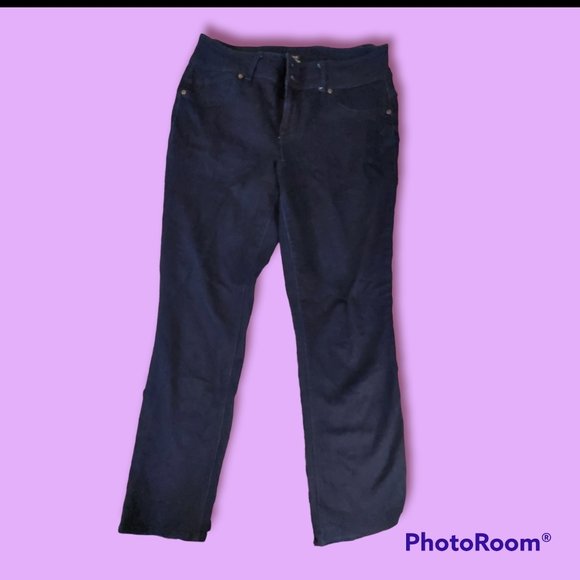 1822 Denim Jeans - Picture 2 of 7